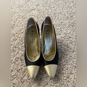 Bruno Magli Vintage Black and Gold Quilted Toe Cap Heels Sz 8 AA